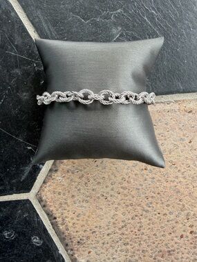 14kt White gold Twisted oval cable Link Bracelet 7”